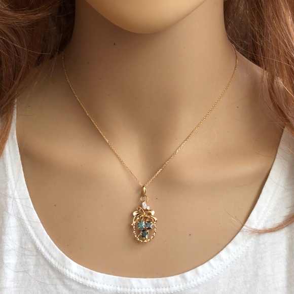 14K Solid Gold Natural Sapphire Flower Pendant